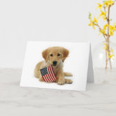 独立記念日のゴールデン・リトリーバーの子犬 カード (黄色い花)