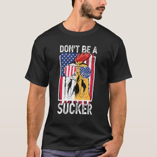 独立記念日のニワトリ アメリカ国旗 7月4日 Tシャツ (正面)