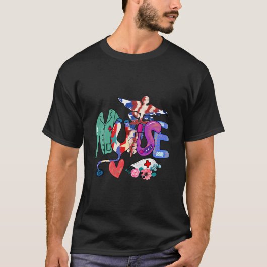 独立記念日の看護師ステートスコープ アメリカ国旗 Tシャツ (正面)