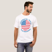 独立記念日7月4日の喜びと愛国心 Tシャツ (正面フル)
