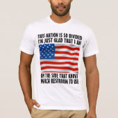 独立記念日 トイレの使い分けを知ってる Tシャツ (正面)
