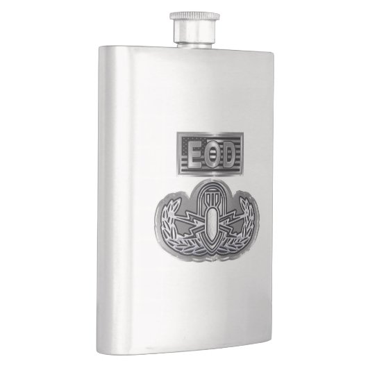 独自に設計されたEOD フラスク (右)