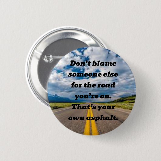 独自のアスファルトボタン 缶バッジ (正面&裏面)