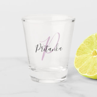 独自のスクリプトのモノグラムのイニシャルと名前の作成 ショットグラス