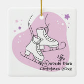 独自のスターリーアイススケートのピンクのクリスマスを作成 セラミックオーナメント (裏面)