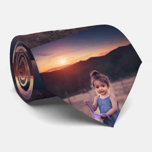 独自のフォトコラージュカスタムを作成する ネクタイ (ロール)