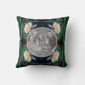 独自のフォト桃のバラと芽のフレームを作成 クッション (裏面)