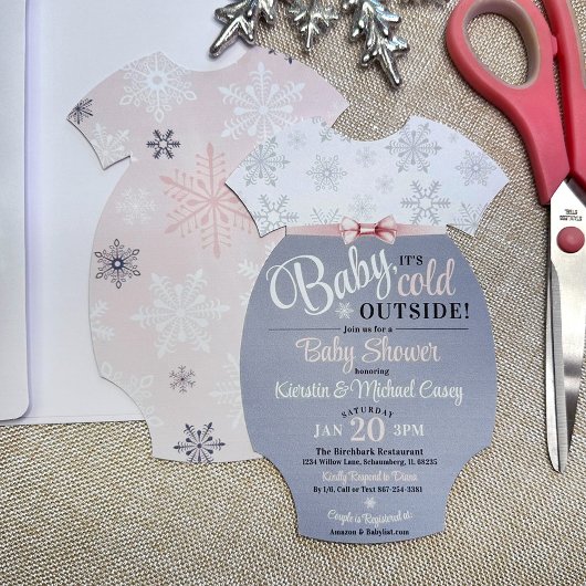 独自のベビーボディスーツのピンクのスノーフレークのシャワー 招待状
