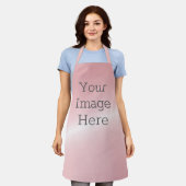 独自のメタリック赤面ピンクフォフェイクイル エプロン (着用した状態)