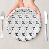 独自のラウンドロゴパターンのビジネスパーティーの作成 ペーパープレート