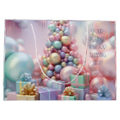 独自のレインボークリスマスツリーとプレゼントを作成 ラージペーパーバッグ (裏面)