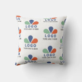 独自のロゴを追加する。装飾用クッション クッション (裏面)