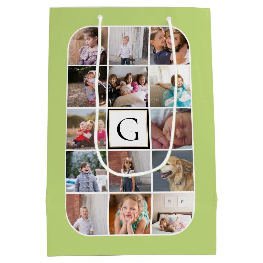 独自の写真コラージュ、モノグラムのライトグリーンを作成 ミディアムペーパーバッグ (裏面)