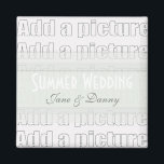 独自の写真結婚マグネットの追加 マグネット<br><div class="desc">自分の写真結婚のマグネットアップロードを追加し、あなたの家や来る家の花の結婚写真を追加結婚する。おそらくブーケまたは他の写真を追加したい。Weddingsに限らず、どんな写真でも、バナーに収まる限り任意の文字を追加できる。また、写真のサイズを変更したり、ズームして、マグネットに表示したい写真の部分に焦点を合わせたりすることもできクリックますカスタマイズのオンボタン</div>
