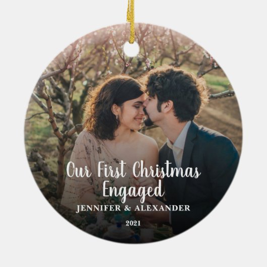 独自の初めてのクリスマス写真婚約したCeraの作成 セラミックオーナメント (裏面)