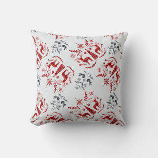 独自の北欧赤鹿と木を作成する クッション