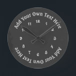 独自の文字フェイクの追加パーソナライズされた ラウンド壁時計<br><div class="desc">Ricasoから独自の文字フェイクChalkboardのパーソナライズされた壁時計を追加</div>