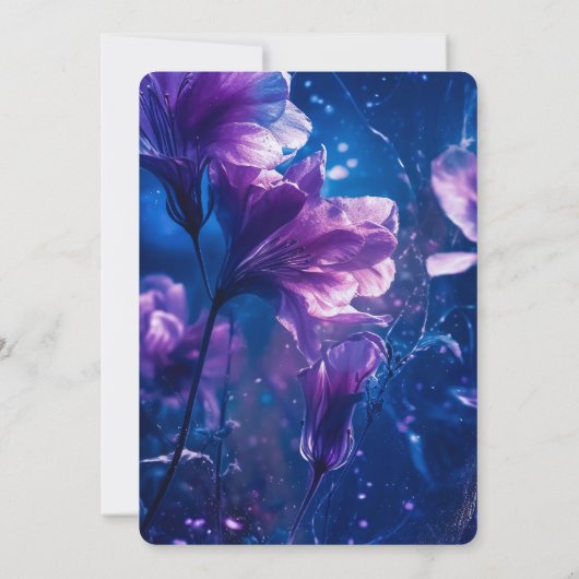 独自の濃い青と紫の花の結婚作成 招待状 (裏面)