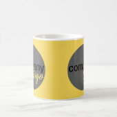 独自の目を引く黄色のビジネスロゴを作成 コーヒーマグカップ (中央)