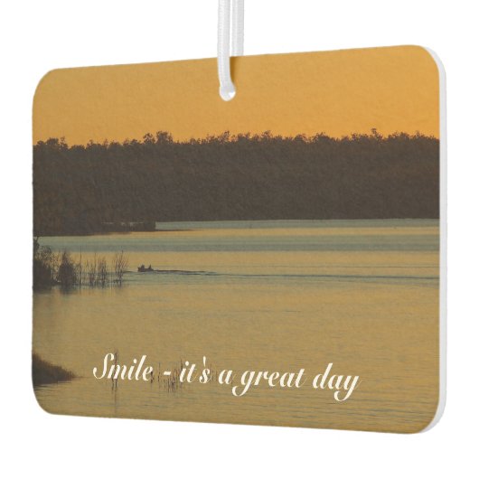 独自の空気清浄機を作成 カーエアーフレッシュナー (左)