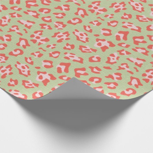 独自の赤とピンクのヒョウ印刷グリーンを作成する ラッピングペーパー (角)
