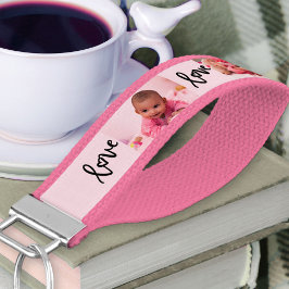 独自の4フォトコラージュとラブピンクを作成 リストバンドキーホルダー