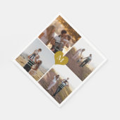 独自の4家族の写真金ゴールドハートを追加モノグラムの スタンダードランチョンナプキン (角)