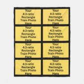 独自の8つの列車写真を追加 フリースブランケット (正面)