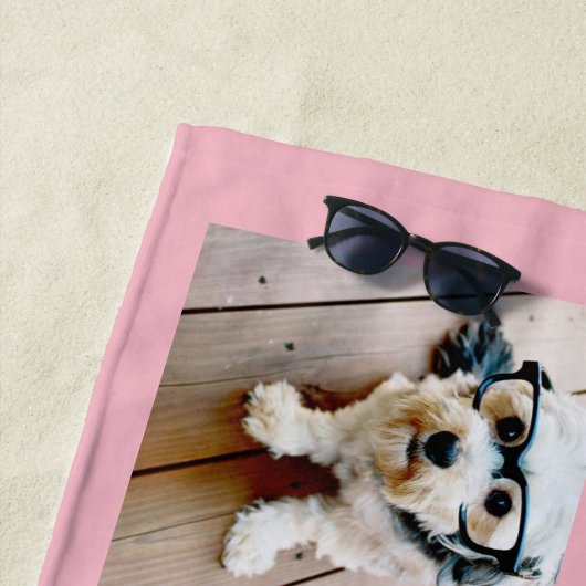 独自の8フォトコラージュ名前をカスタムするピンクを作成 ビーチタオル (インサイチュ)