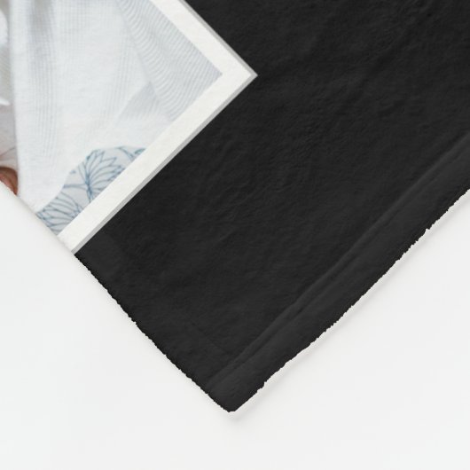 独自の8家族用フォトコラージュブラックの作成 フリースブランケット (角)