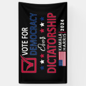 独裁政権に対する民主主義 – Vote Harris 2024 横断幕 (縦)