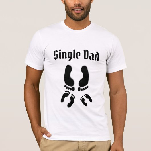 独身のパパおもしろいTシャツ Tシャツ (正面)