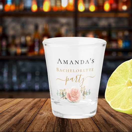 独身最後の夜のバラゴールドの花とユーカリのグリーン ショットグラス