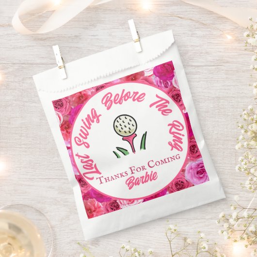 独身最後の女友達とのパーティー  結婚前のお披露目  ゴルフ ピンク フローラル フェイバーバッグ (クリップ留めされた状態)