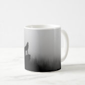 狼が月に向かって遠吠えする コーヒーマグカップ (正面右)