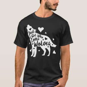 狼のプルオーバーを愛する女の子 Tシャツ