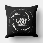 狼の生まれ月の爪の下で詩的な クッション (裏面)