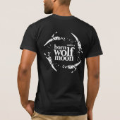 狼の生まれ月の爪の下で詩的な Tシャツ (裏面)