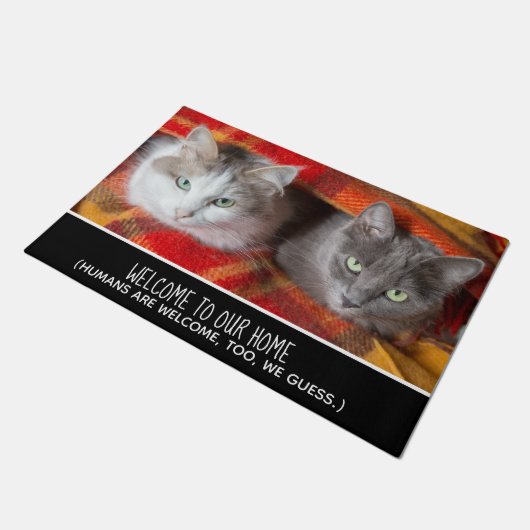 「猫おもしろいの写真でようこそマイホームヒューマンズへようこそ」 ドアマット (アングル)