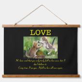 猫おもしろいは引用する 吊り下げ型タペストリー (正面)