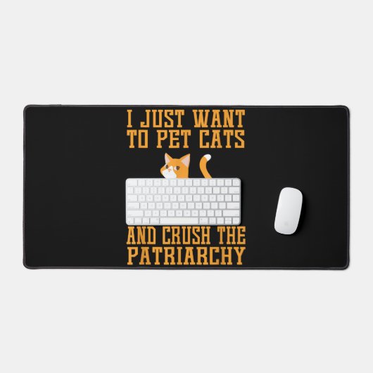 猫おもしろいを飼い家父長制Tシャツを潰す デスクマット (キーボード&マウス)