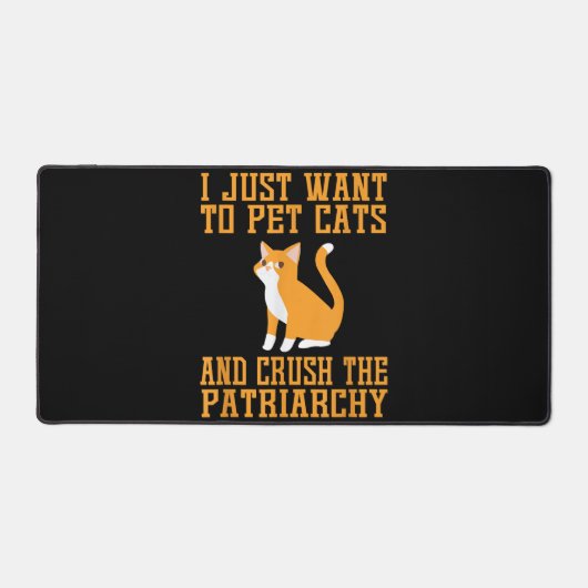 猫おもしろいを飼い家父長制Tシャツを潰す デスクマット (正面)