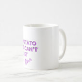 猫おもしろい引用文:猫はポテトチップスの紫 コーヒーマグカップ (正面右)