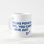 猫おもしろい引用文：猫はポテトチップス・ブルー コーヒーマグカップ (正面左)