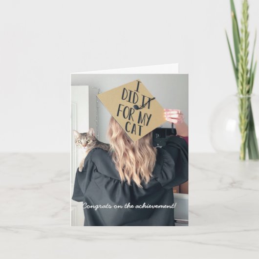 猫おもしろい折りグリーティングカード卒業 カード (正面)