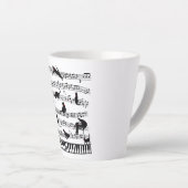 猫おもしろい音符、ピアノ演奏者への贈り物、音楽 カフェラテマグ (右アングル)