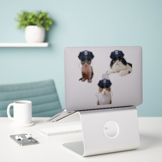 猫おもしろい シール (デスク上のノートパソコン)