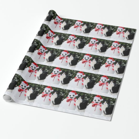 猫およびサンタの雪だるまのクリスマス ラッピングペーパー (アンロールド)