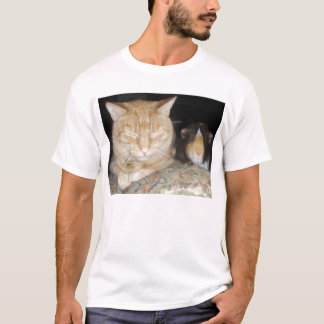 猫およびモルモット Tシャツ