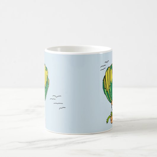 猫および犬が付いている熱気の気球のマグ コーヒーマグカップ (中央)